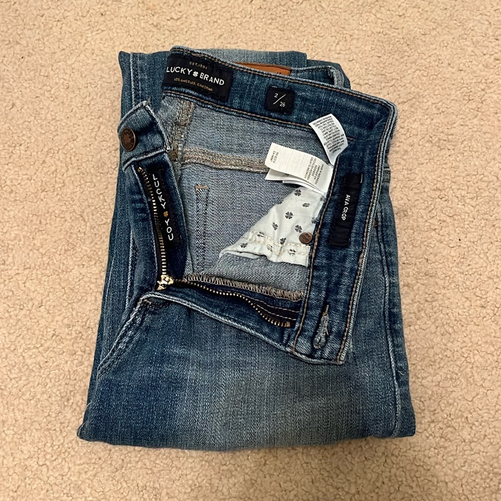 Like-new Lucky Brand blue jeans size 2/26